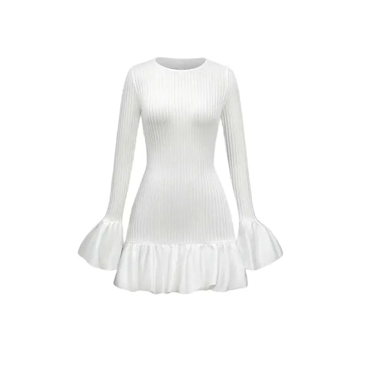 Elegantes Strickkleid mit Rüschen & Trompetenärmeln