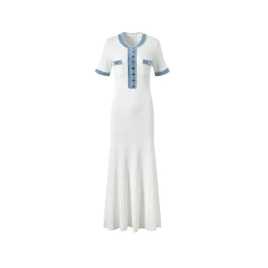 Vintage-Chic Damenkleid – Weiß mit blauen Akzenten & Knöpfen